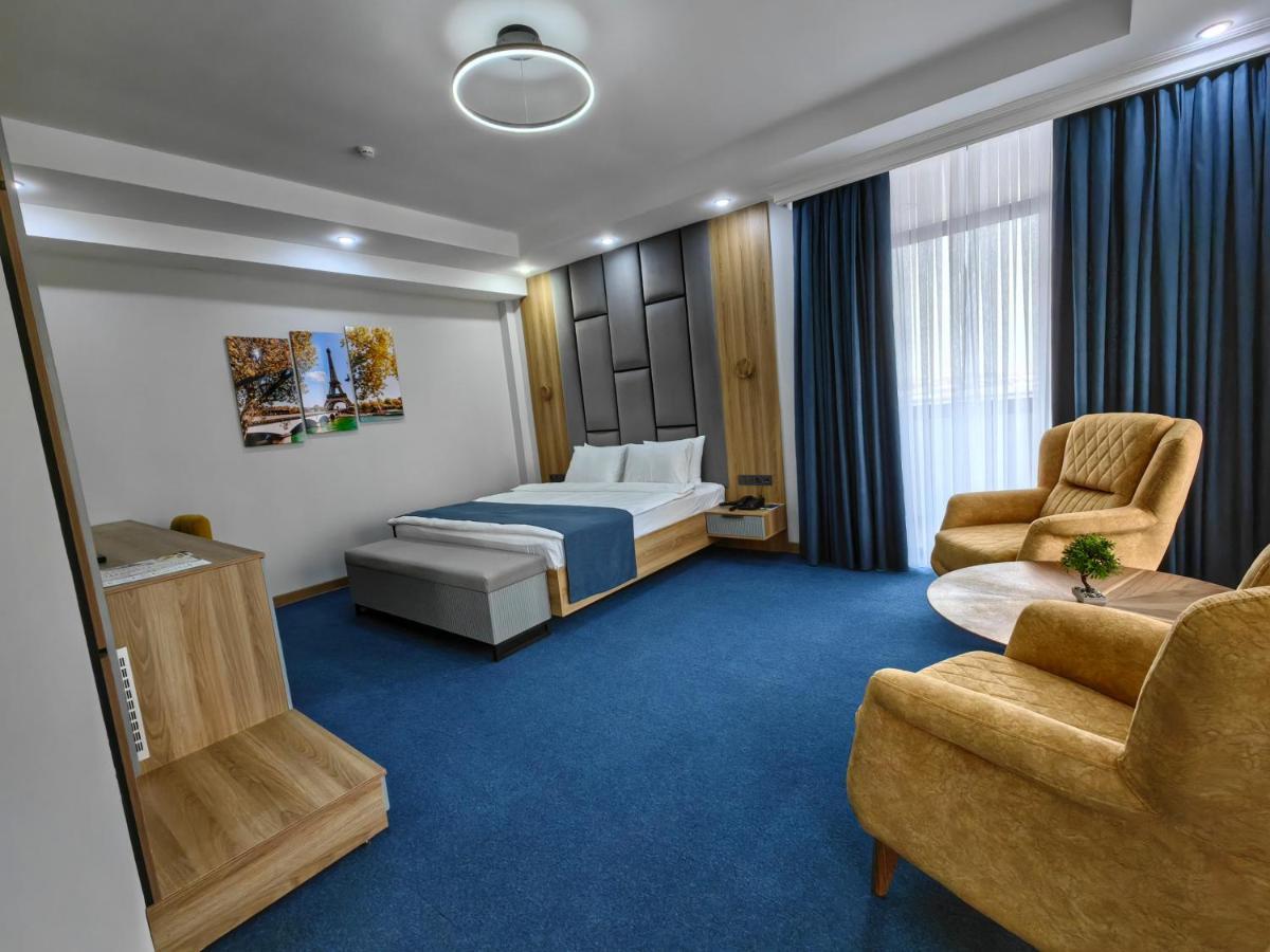 Shymkent Park Hotel Buitenkant foto